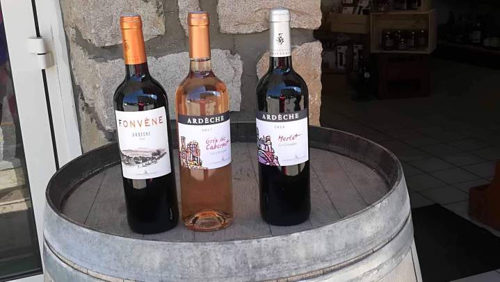 Bouteilles de vin Ardèche